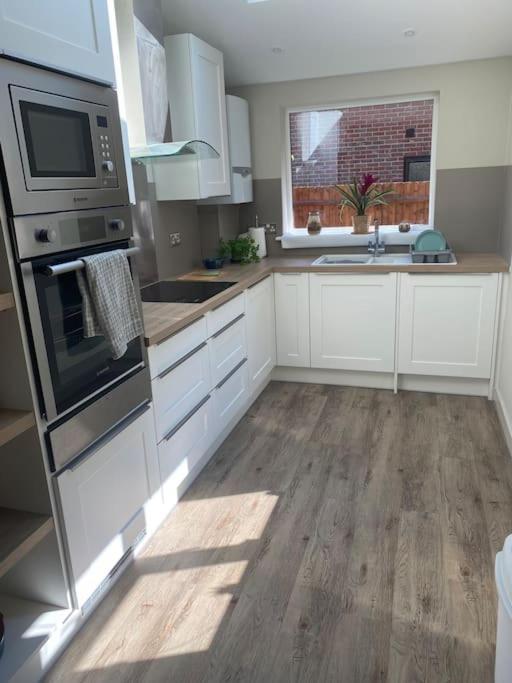 Beautiful 3 Bed Home In The Heart Of New Forest Hordle Extérieur photo